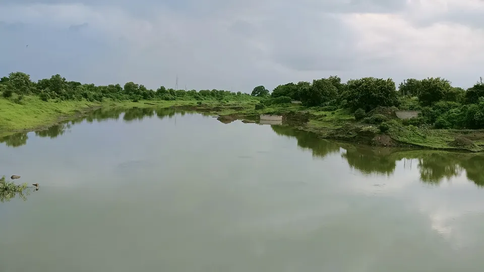 मराठवाड्यातील पूर्णा नदीचे पात्र