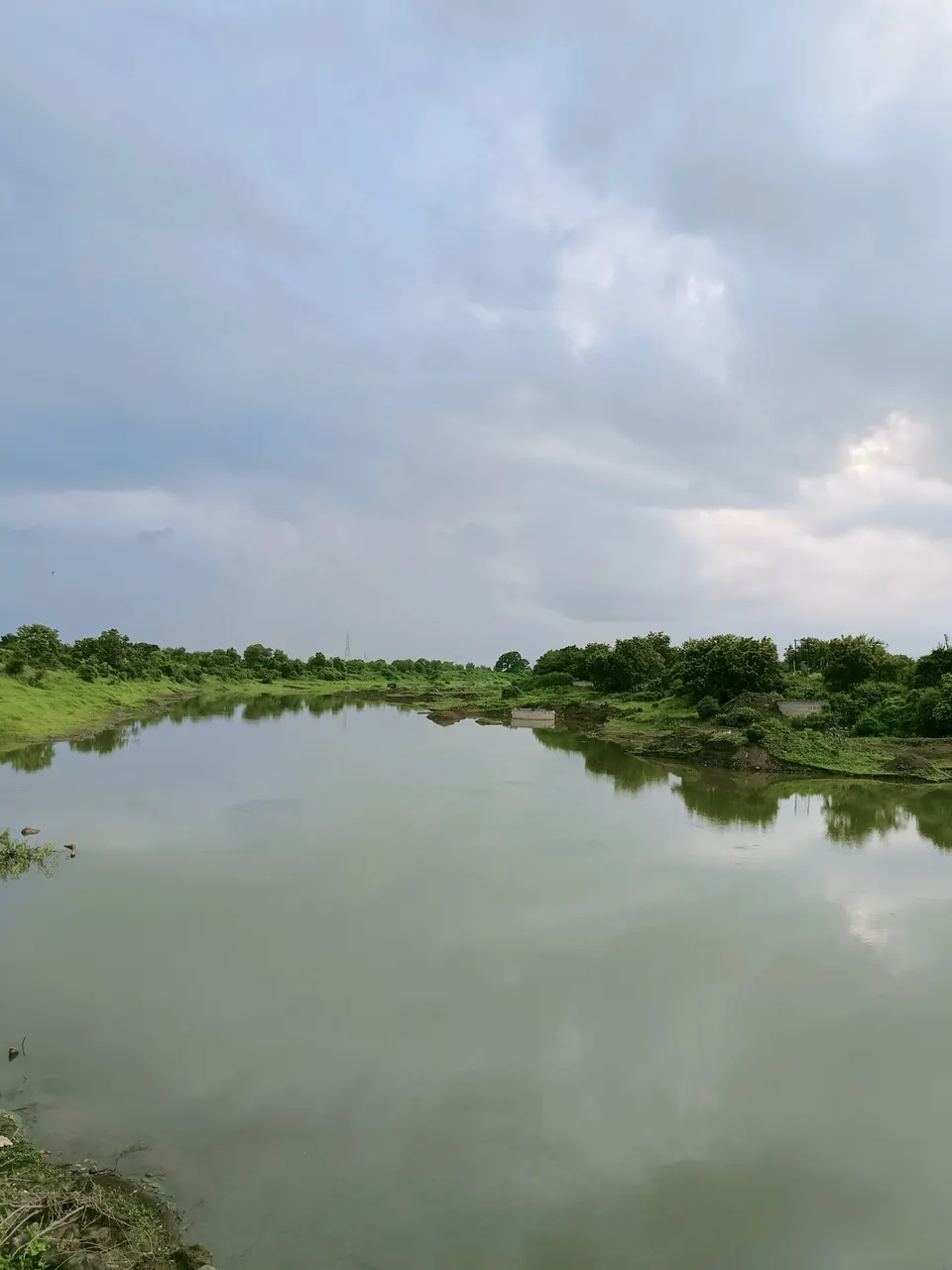 पूर्णा नदीचे पात्र