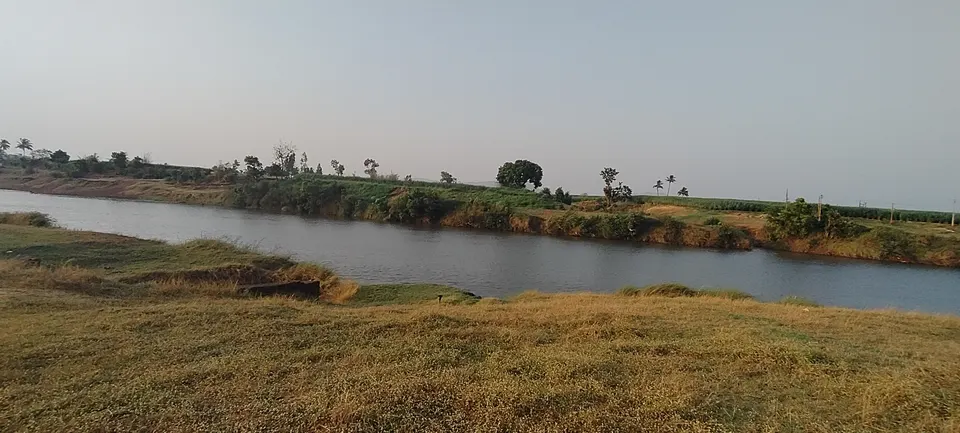 वारणा नदीचे पात्र