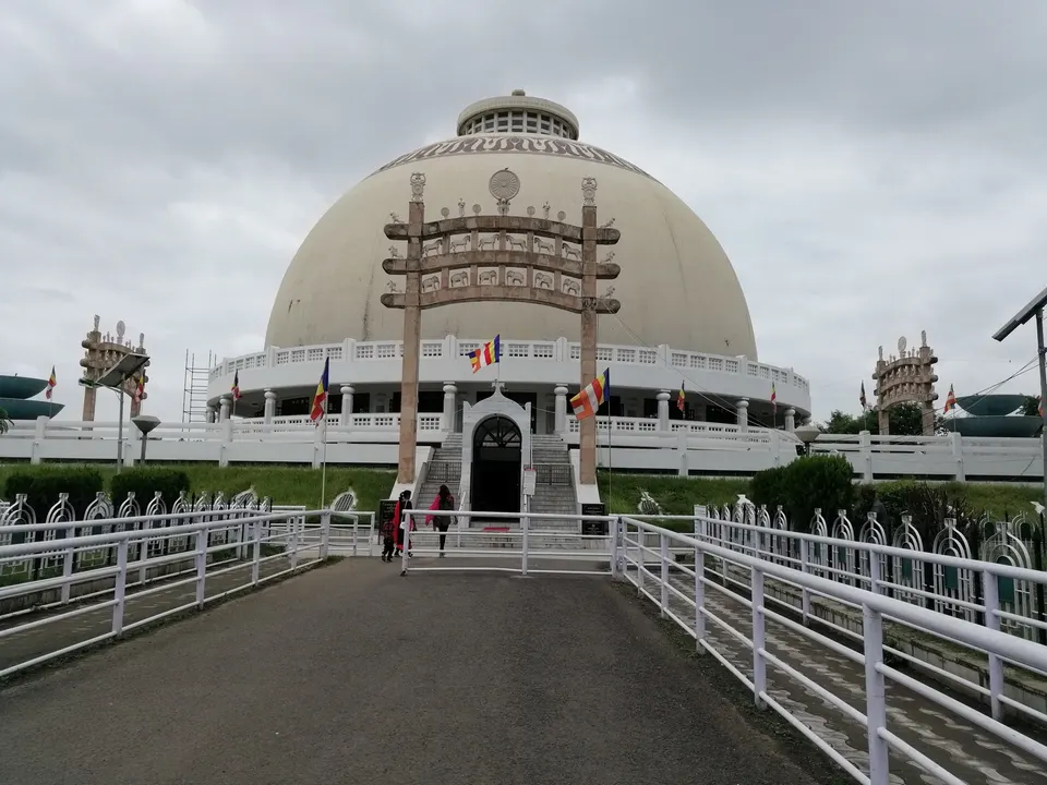 नागपूर येथील दीक्षाभूमी