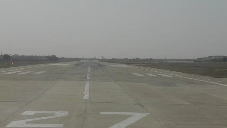 विमानतळावरील धावपट्टी