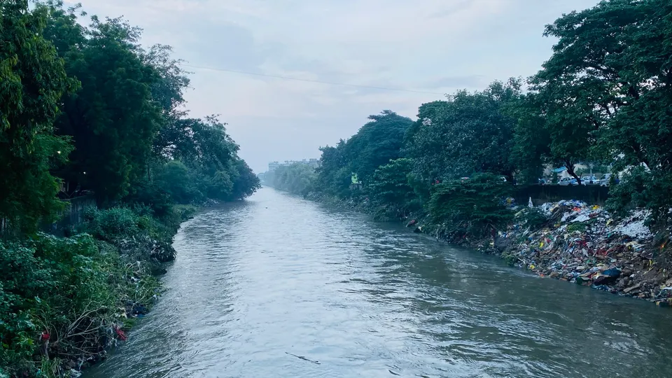 नागपूर शहरातून वाहणारी नाग नदी