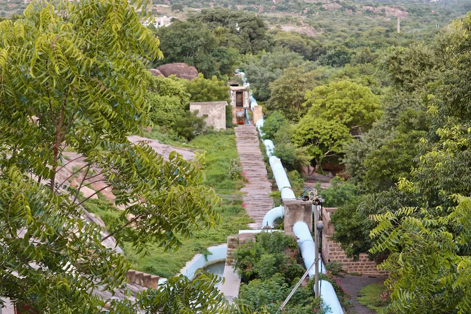 पाणीपुरवठ्याची जलवाहिनी