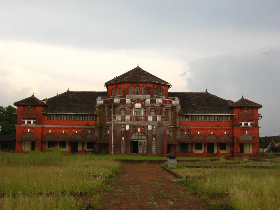 रत्नागिरीतील थिबा राजवाडा