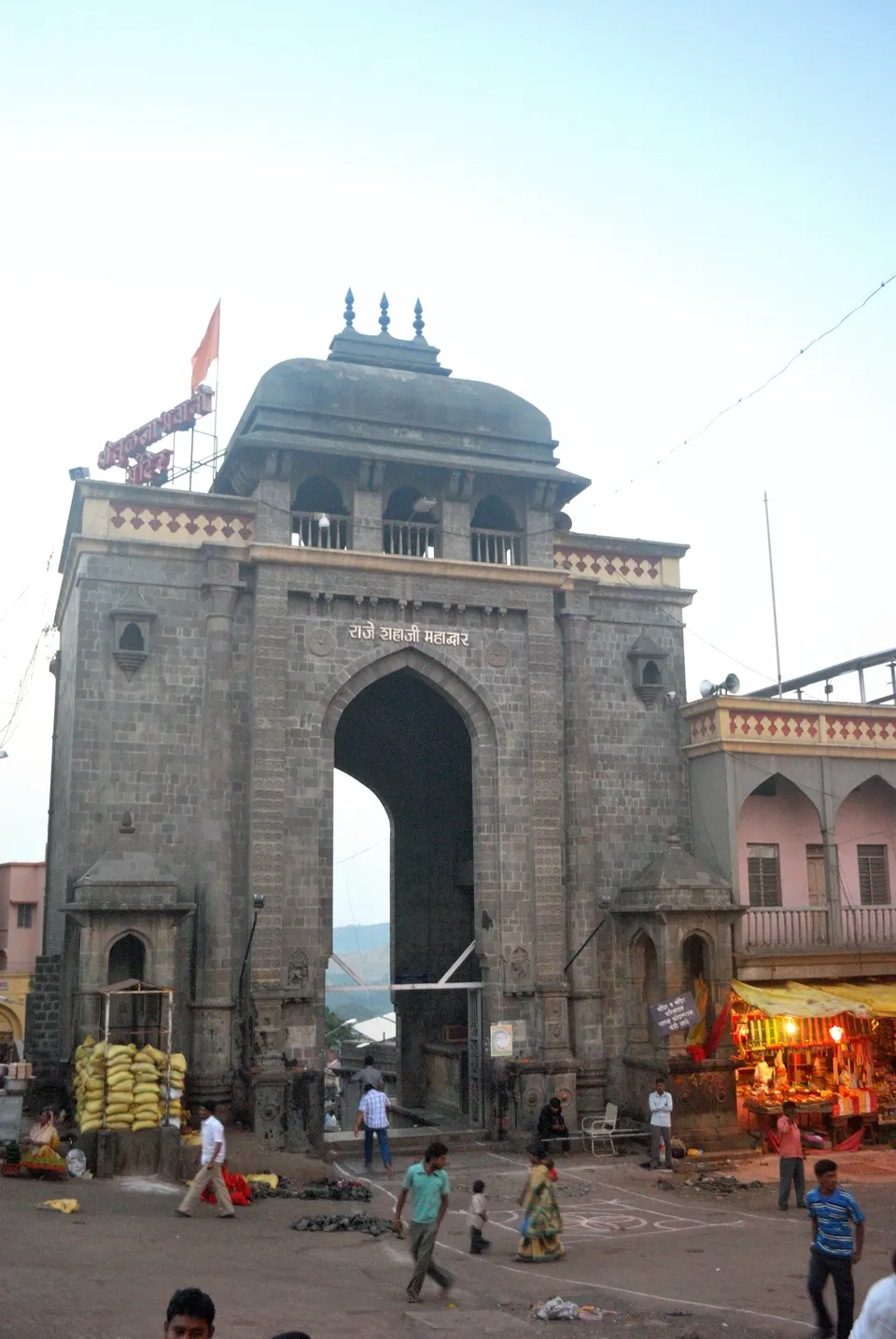 तुळजापूरच्या तुळजाभवानी मंदिराचे प्रवेशद्वार