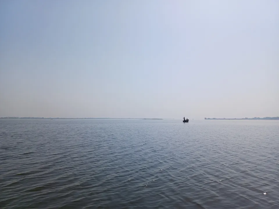 भिगवणजवळून दिसणारा उजनी धरणाचा जलाशय