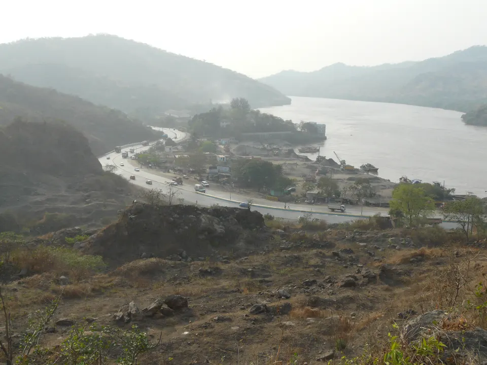 ठाण्यातील घोडबंदर रस्ता