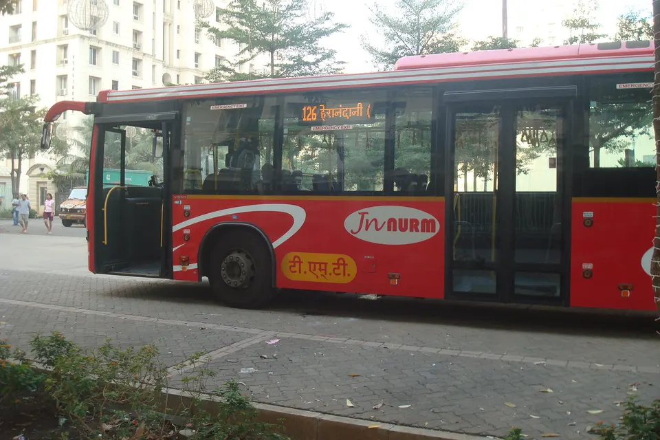 ठाणे परिवहन सेवेची बस