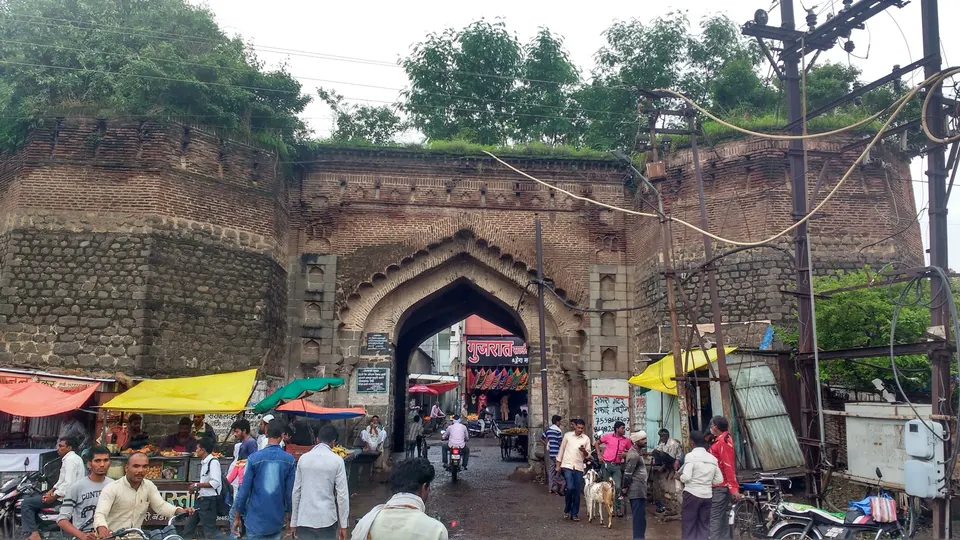 कारंजा लाड शहरातील ऐतिहासिक दिल्ली वेस